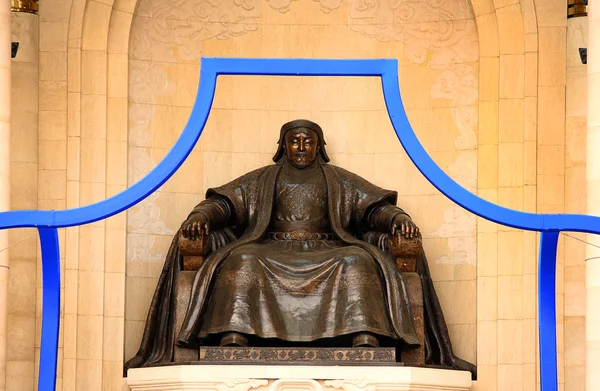 Genghis Khan Statue, Sukhbaatar Square — Stock Photo, Image