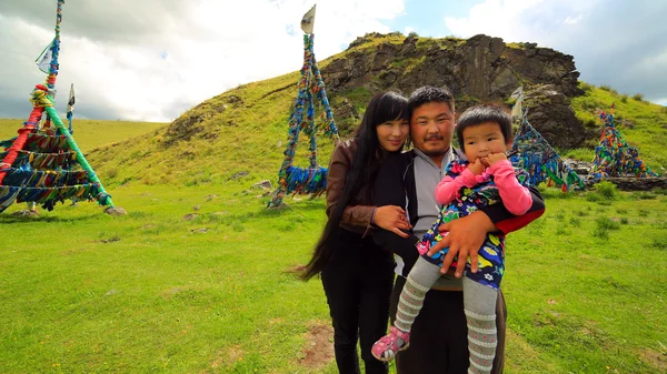 Schamane mongolische Familie, ulaanbaatar, Mongolei — Stockfoto