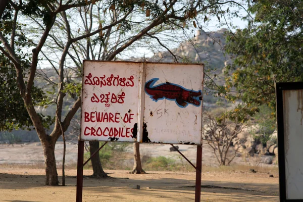 Beware of crocodiles, danger sign — Stock Photo, Image