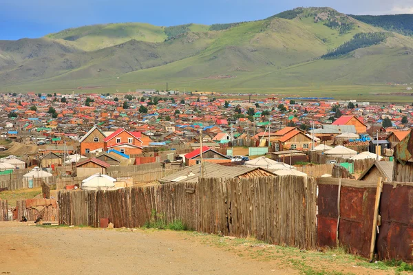 Biednych gospodarstw domowych w obrzeżach Ułan Bator, mongolia — Zdjęcie stockowe