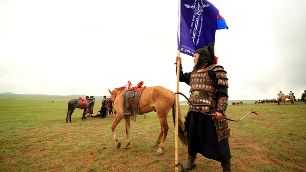 Ułan Bator, mongolia - lipiec 2013: łucznictwo konne Festiwal naadam Zdjęcia Stockowe bez tantiem