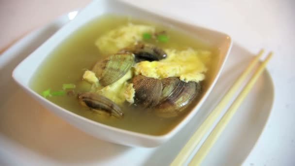 Суп из свежих морепродуктов — стоковое видео