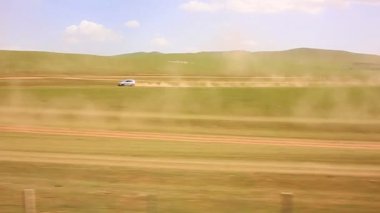 Moğolistan geniş otlak olacak arabalar