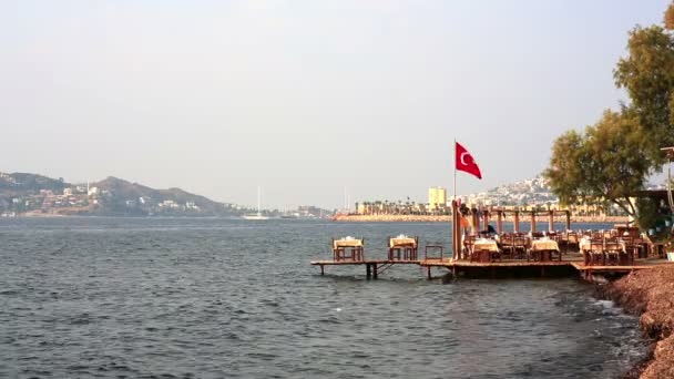 Mesa de restaurante turca dentro del agua — Vídeos de Stock