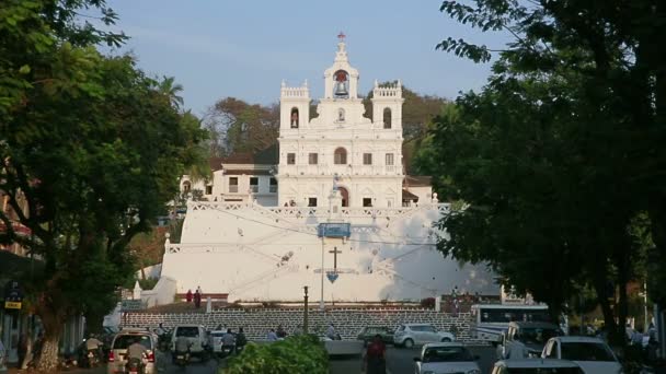 Gamla koloniala kyrka — Stockvideo