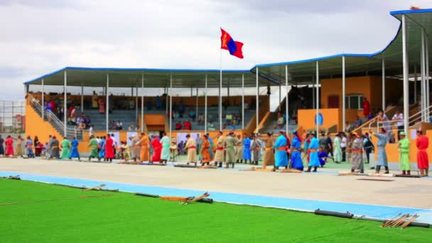 Naadam festival bågskytte turnering — Stockvideo