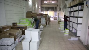 Labaratuar donanımları hazırlamak