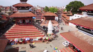 Her gün olay yerinde durbar Meydanı