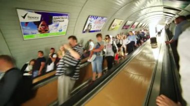 günlük hayat Moskova metro yolcuları