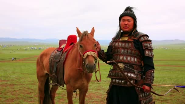 Naadam festival paard boogschieten bemanning — Stockvideo