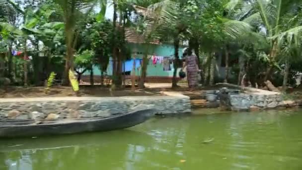 Escena cotidiana en Kerala Backwaters — Vídeo de stock