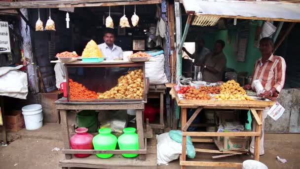 Vendedores do mercado local — Vídeo de Stock