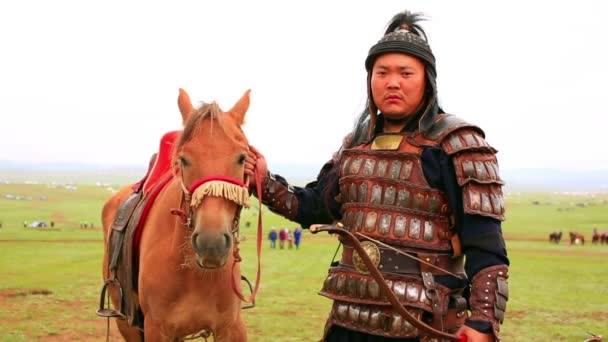 Naadam festival pferdebogenschießen crew — Stockvideo