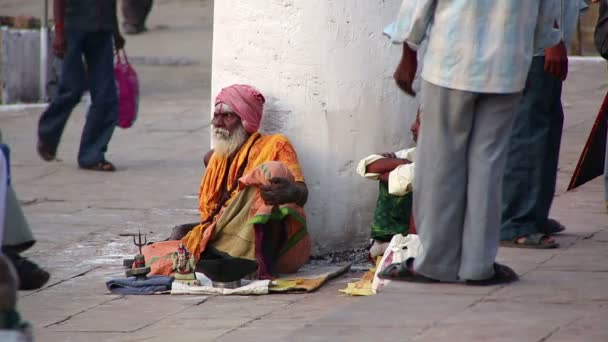 Escena cotidiana por el río Ganges — Vídeo de stock