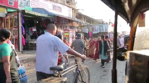 Geschäftige Straßenmarktszene — Stockvideo