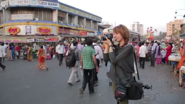 Busy street market scene — Stock Video