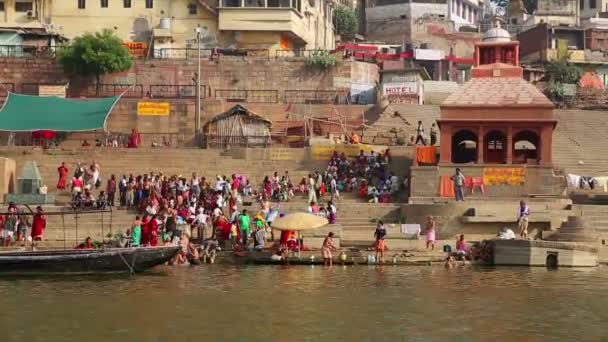 Everyday scene by Ganges River — Stock Video