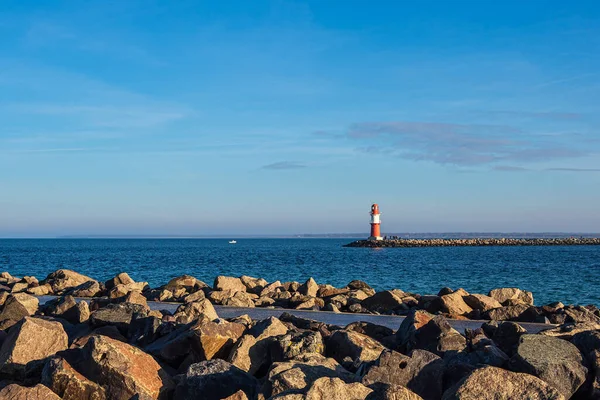 Maulwurf Der Ostseeküste Warnemünde — Stockfoto