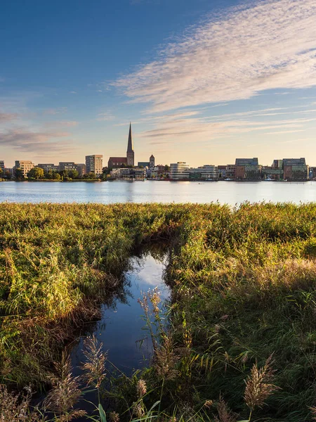 Vista Sobre Río Warnow Ciudad Rostock Alemania — Foto de Stock