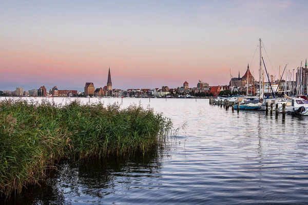 Vista Sobre Río Warnow Ciudad Rostock Alemania — Foto de Stock
