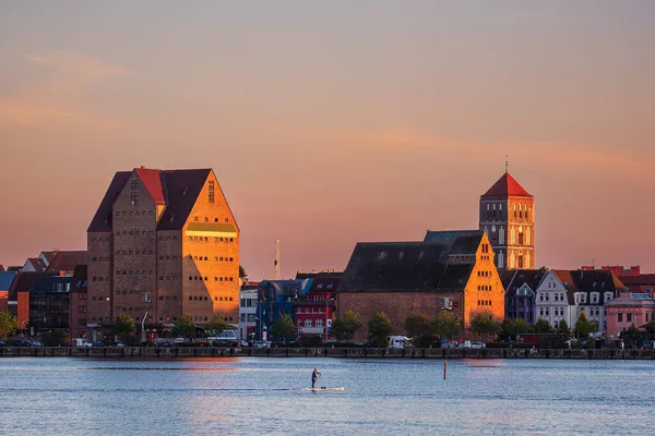 Vista Sobre Río Warnow Ciudad Rostock Alemania — Foto de Stock