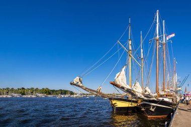 Rostock, Almanya 'daki Hanse Yelkenlisinde Rüzgâr Bozucu.