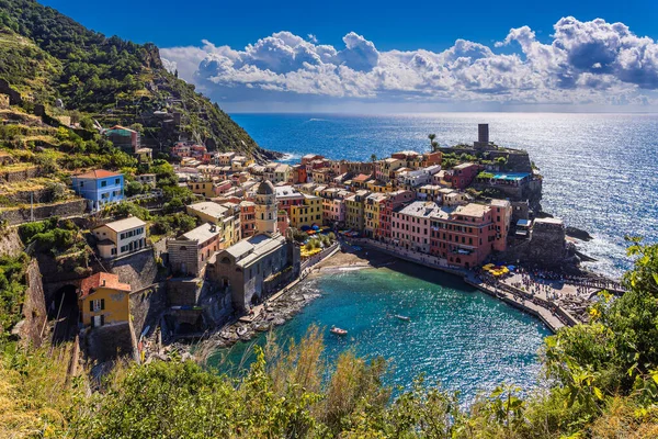 Vue Sur Village Vernazza Sur Rive Mer Méditerranée Italie — Photo