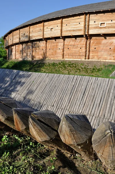 Sharp wooden paling as part of old fort — Stock Photo, Image