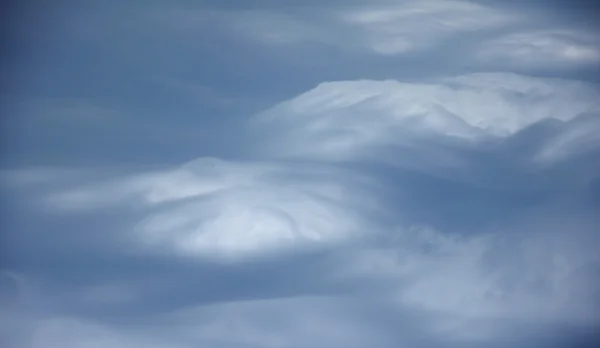 Γύρισε ουρανός μοιάζει σαν βουνό στα σύννεφα — Φωτογραφία Αρχείου