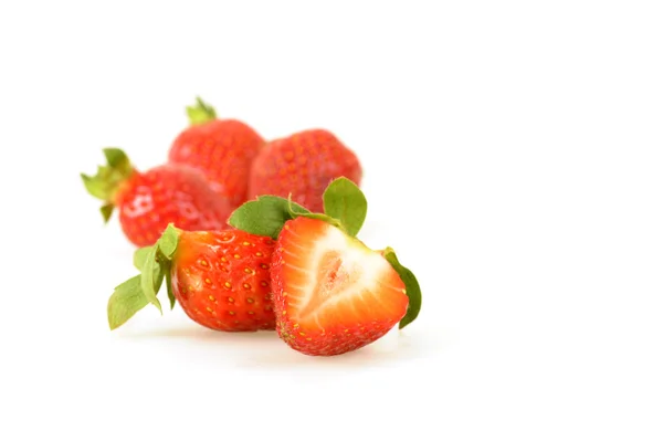 Frische Erdbeeren in Scheiben geschnitten — Stockfoto