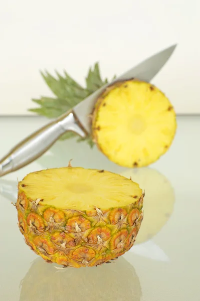 Gesneden ananas — Stockfoto