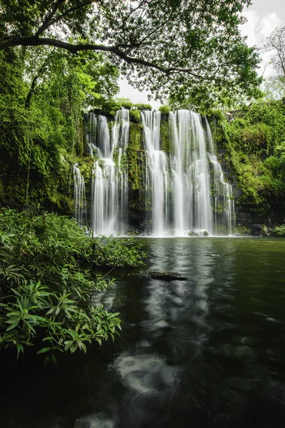 Llanos de cortez vodopád rybník — Stock fotografie