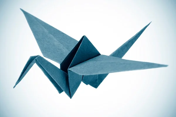 Origami żuraw na białym tle na białym tle — Zdjęcie stockowe