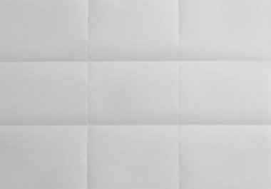 dokuz boş sayfa üzerinde katlanmış