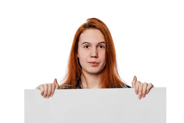 Vrouw bedrijf witte billboard — Stockfoto