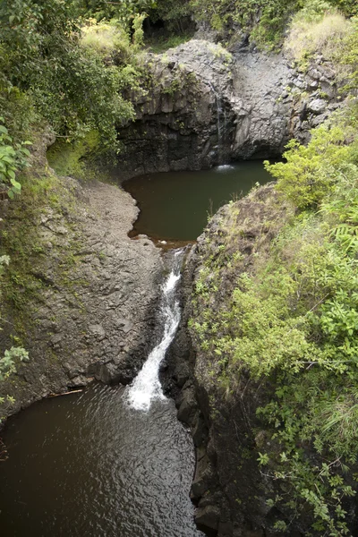 Lagos de lava en la isla tropical — Foto de Stock