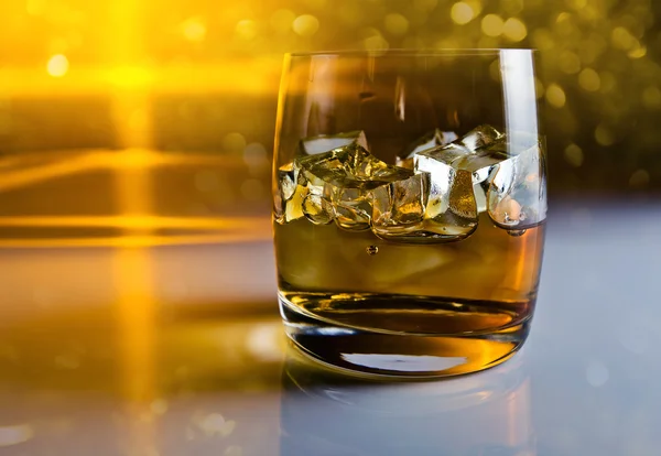 Whisky met ijs — Stockfoto