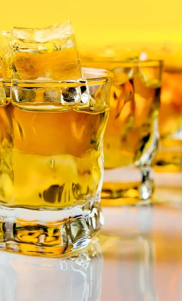 Whisky with ice — Stock Photo, Image