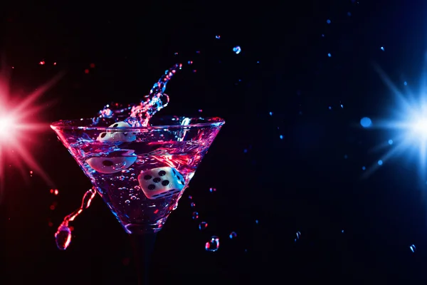 Kostky a martini — Stock fotografie