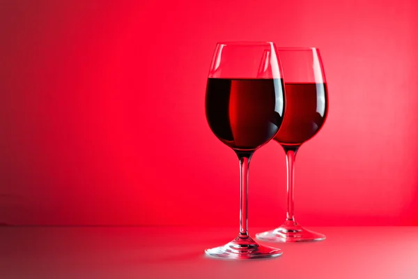 Γυαλιά με κόκκινο κρασί — Φωτογραφία Αρχείου