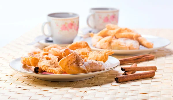 Pastry with sugar and cinnamon — Stock Photo, Image