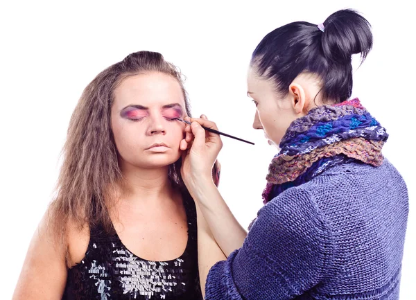 Make up artist applicare il trucco su attrice — Foto Stock