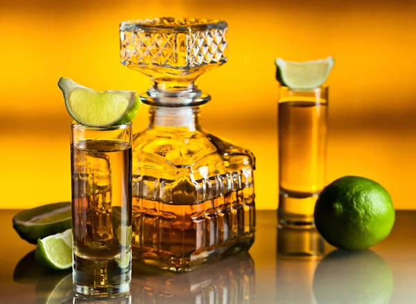 Altın tequila — Stok fotoğraf