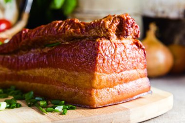 füme et ve yeşil soğan