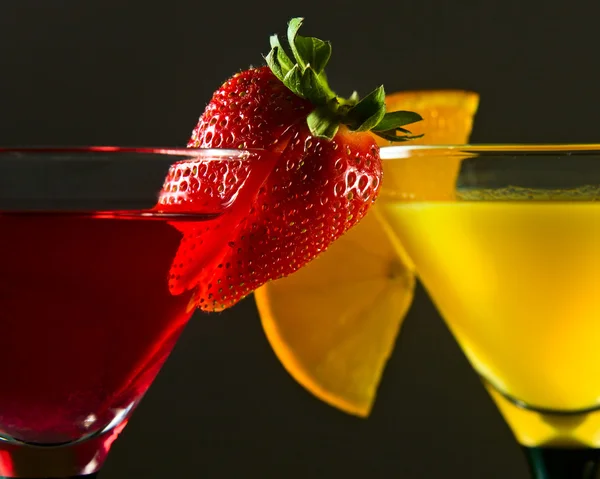 Cocktails with strawberry and orange — Stock Photo, Image