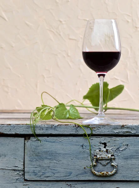 Glas mit Rotwein — Stockfoto