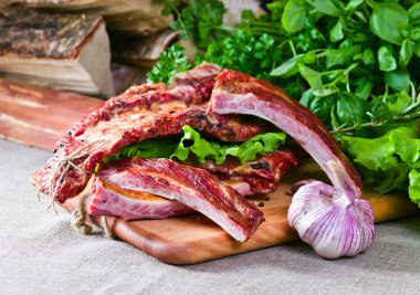 yeşillikleri ile füme et