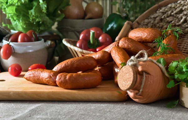 Копченая колбаса — стоковое фото