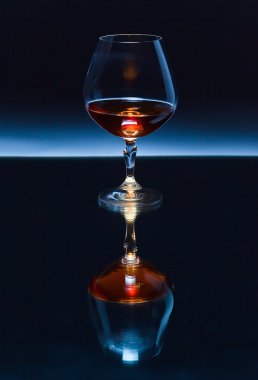 bir yudum konyak ile