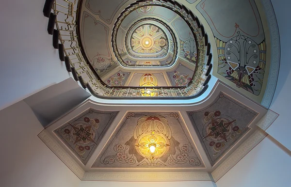 Лестница в национальный музей югендстиля в Риге — стоковое фото